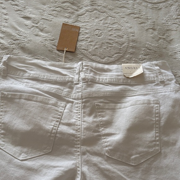 BNWT White Everflex Curvy Skinny Capri by ANGELS - Picture 7 of 10